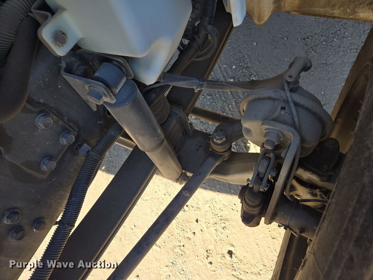 image for item EI4104 2010 International Durastar 4300 truck cab and chassis