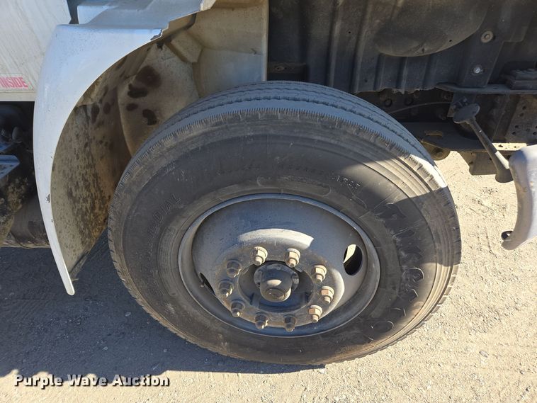 image for item EI4104 2010 International Durastar 4300 truck cab and chassis