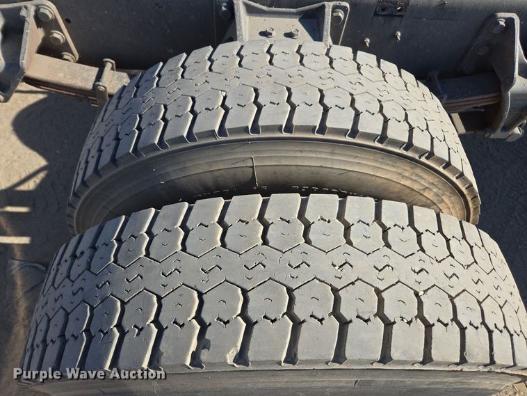 image for item EI4104 2010 International Durastar 4300 truck cab and chassis