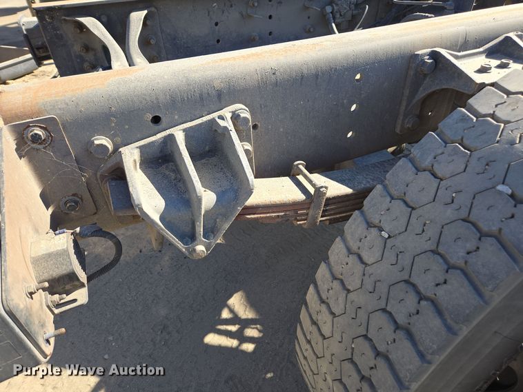 image for item EI4104 2010 International Durastar 4300 truck cab and chassis