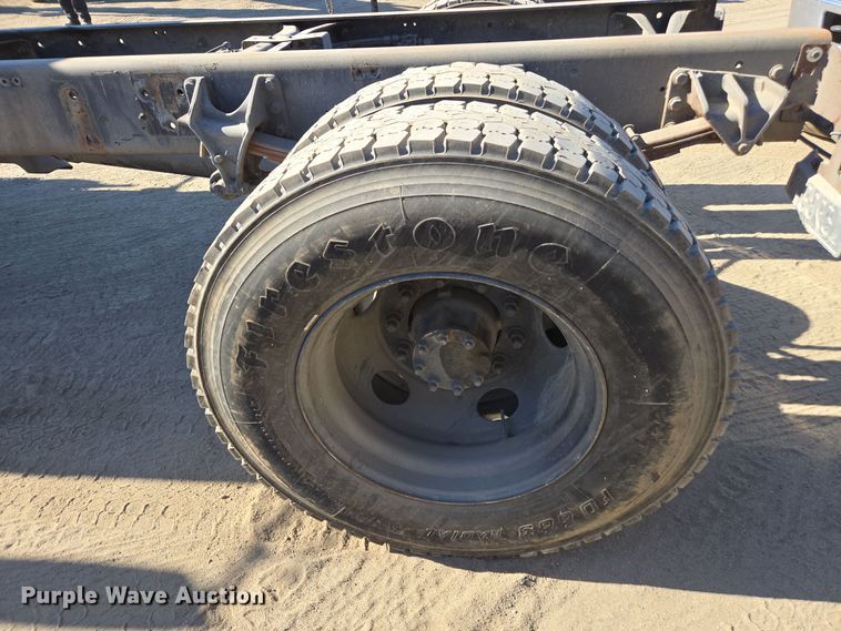 image for item EI4104 2010 International Durastar 4300 truck cab and chassis