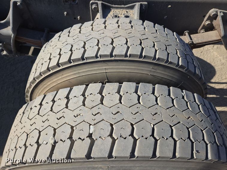 image for item EI4104 2010 International Durastar 4300 truck cab and chassis