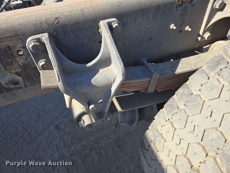 image for item EI4104 2010 International Durastar 4300 truck cab and chassis