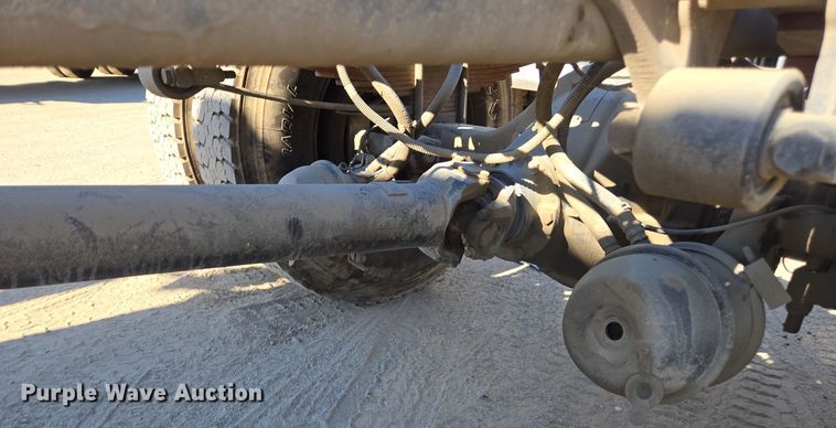 image for item EI4104 2010 International Durastar 4300 truck cab and chassis