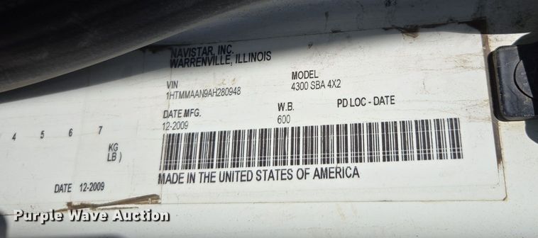 image for item EI4104 2010 International Durastar 4300 truck cab and chassis