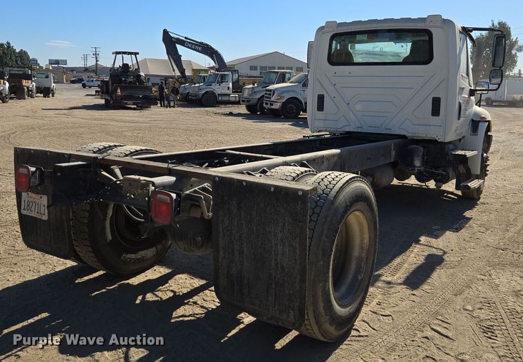 image for item EI4105 2010 International DuraStar 4300 truck cab and chassis