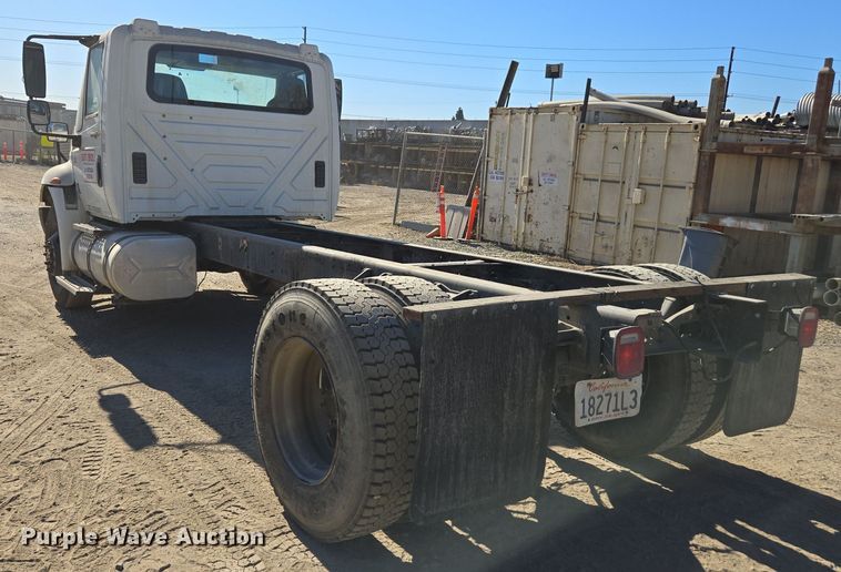 image for item EI4105 2010 International DuraStar 4300 truck cab and chassis