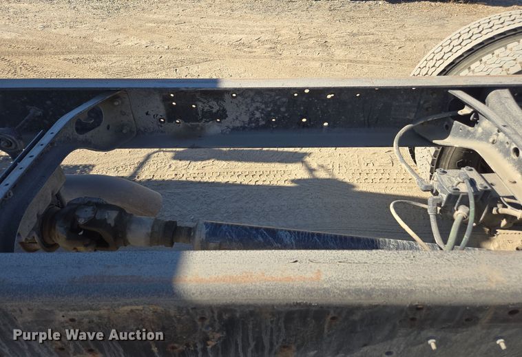 image for item EI4105 2010 International DuraStar 4300 truck cab and chassis