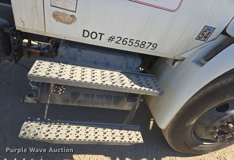 image for item EI4105 2010 International DuraStar 4300 truck cab and chassis