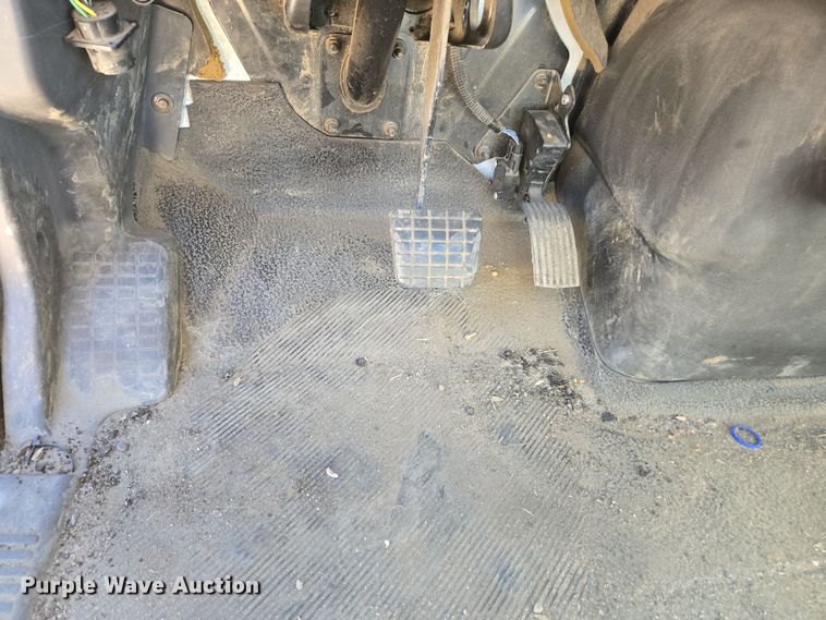 image for item EI4105 2010 International DuraStar 4300 truck cab and chassis