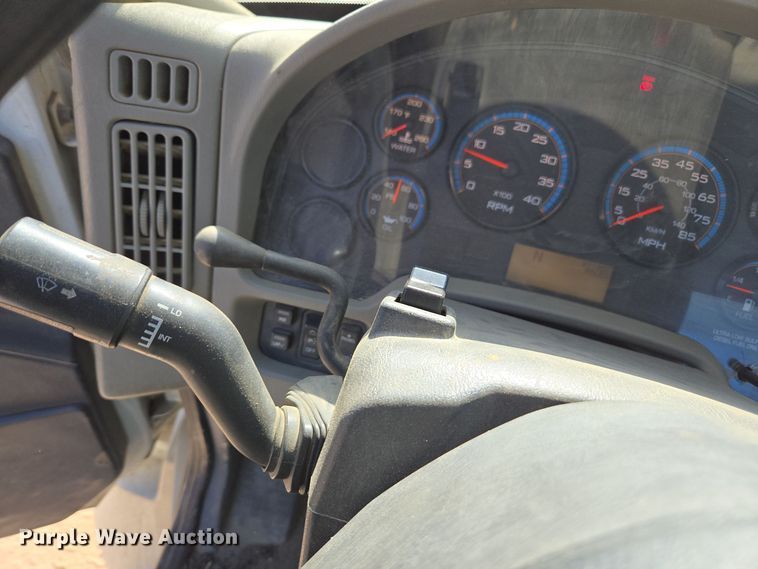 image for item EI4105 2010 International DuraStar 4300 truck cab and chassis