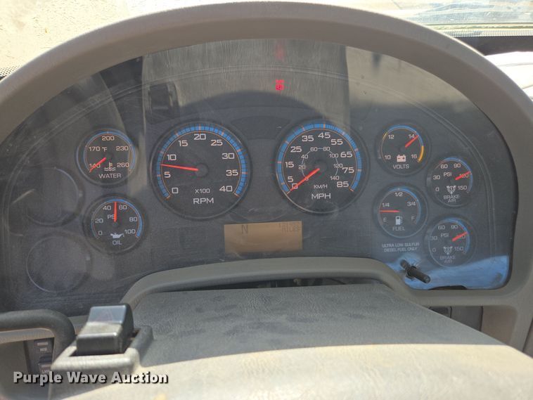 image for item EI4105 2010 International DuraStar 4300 truck cab and chassis