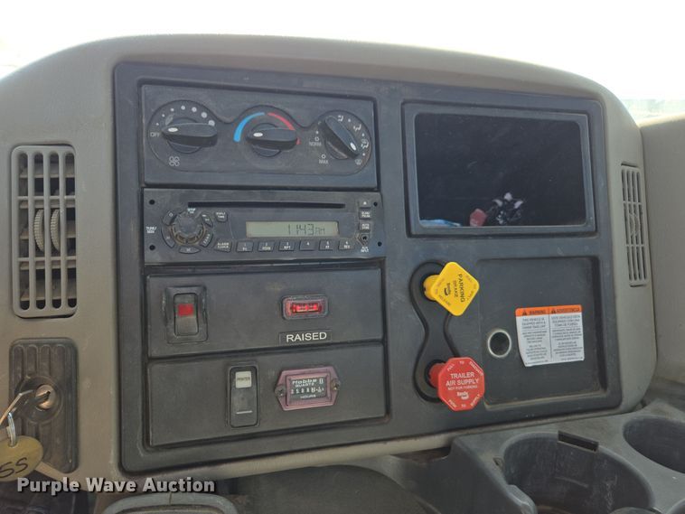 image for item EI4105 2010 International DuraStar 4300 truck cab and chassis