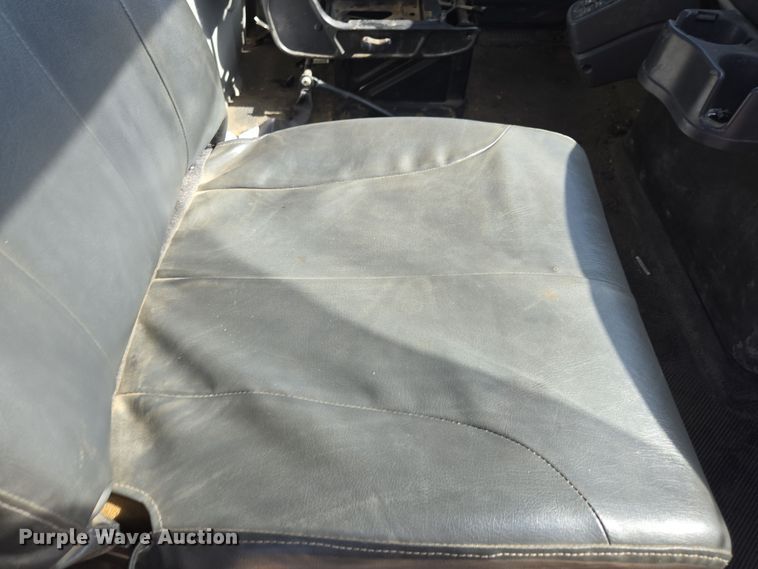 image for item EI4105 2010 International DuraStar 4300 truck cab and chassis