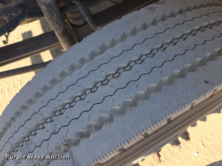 image for item EI4105 2010 International DuraStar 4300 truck cab and chassis