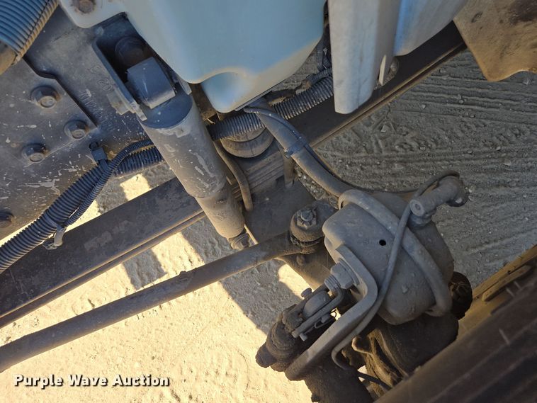 image for item EI4105 2010 International DuraStar 4300 truck cab and chassis