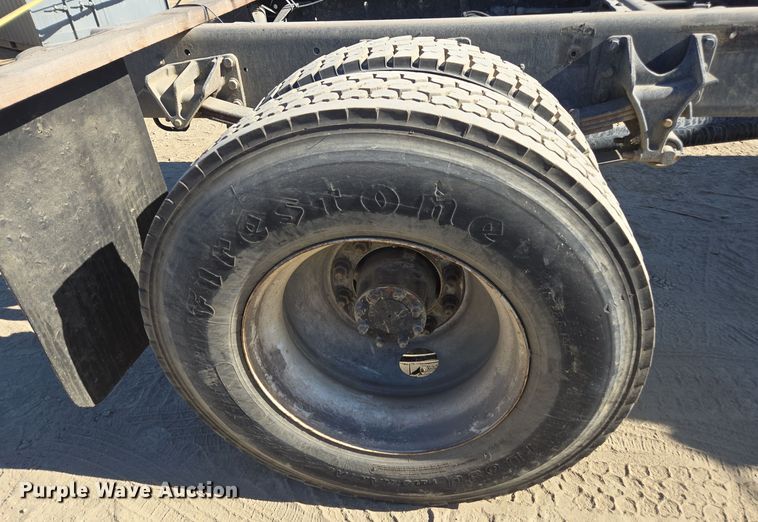 image for item EI4105 2010 International DuraStar 4300 truck cab and chassis