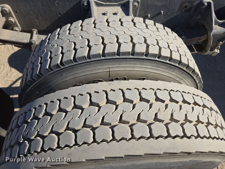 image for item EI4105 2010 International DuraStar 4300 truck cab and chassis