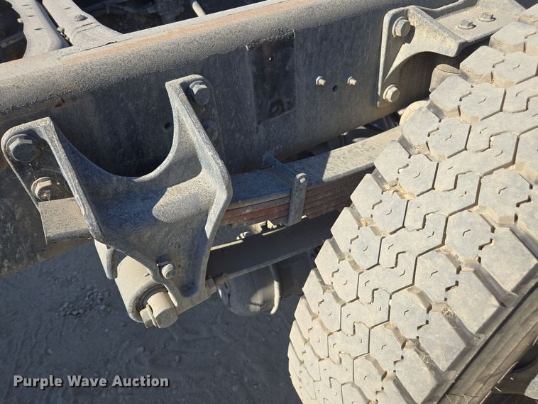 image for item EI4105 2010 International DuraStar 4300 truck cab and chassis