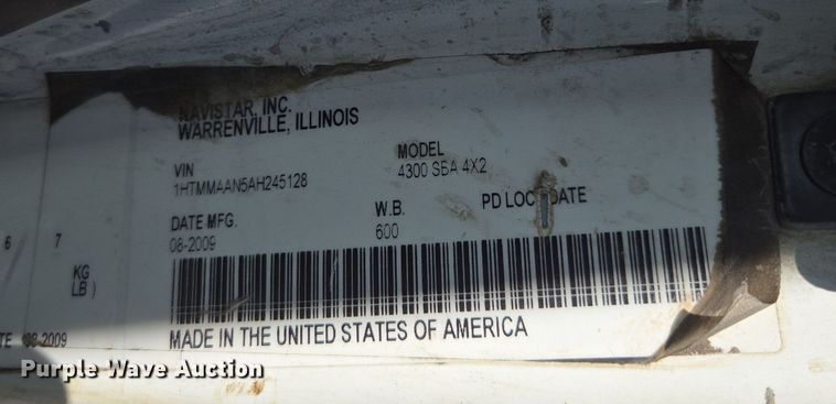 image for item EI4105 2010 International DuraStar 4300 truck cab and chassis