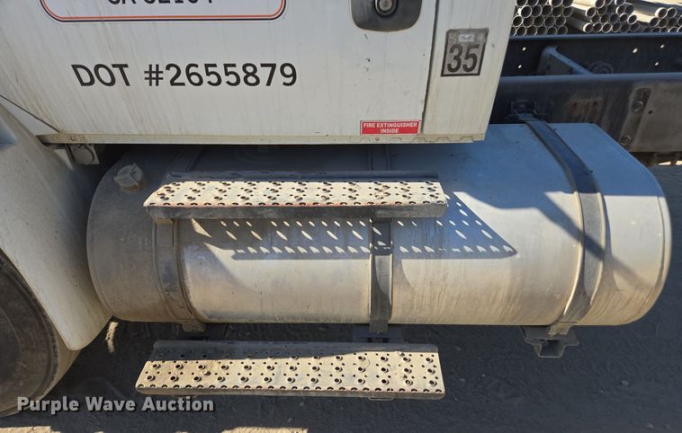 image for item EI4106 2010 International Durastar 4300 truck cab and chassis