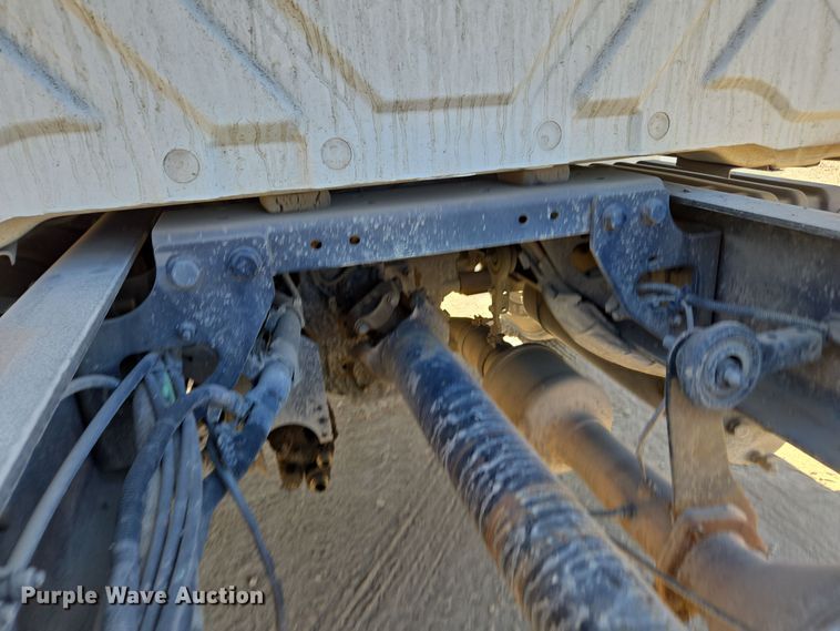 image for item EI4106 2010 International Durastar 4300 truck cab and chassis