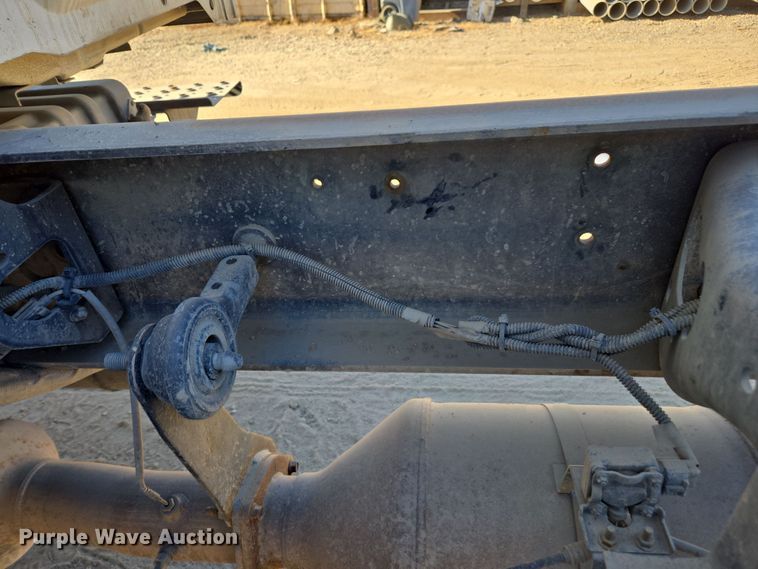 image for item EI4106 2010 International Durastar 4300 truck cab and chassis