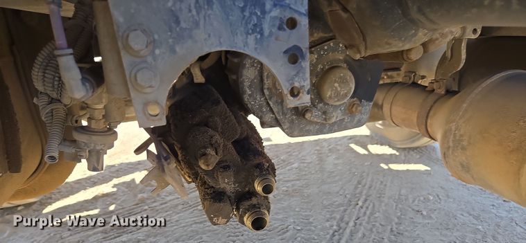 image for item EI4106 2010 International Durastar 4300 truck cab and chassis