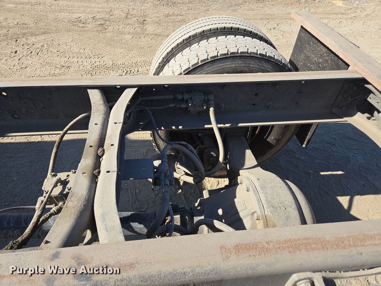 image for item EI4106 2010 International Durastar 4300 truck cab and chassis