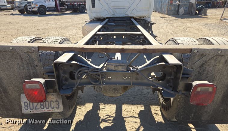 image for item EI4106 2010 International Durastar 4300 truck cab and chassis