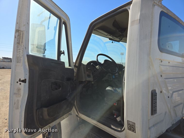 image for item EI4106 2010 International Durastar 4300 truck cab and chassis