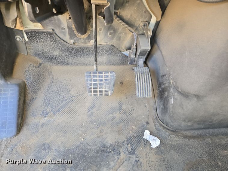 image for item EI4106 2010 International Durastar 4300 truck cab and chassis