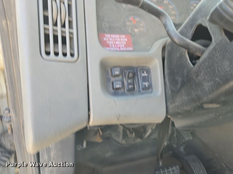 image for item EI4106 2010 International Durastar 4300 truck cab and chassis