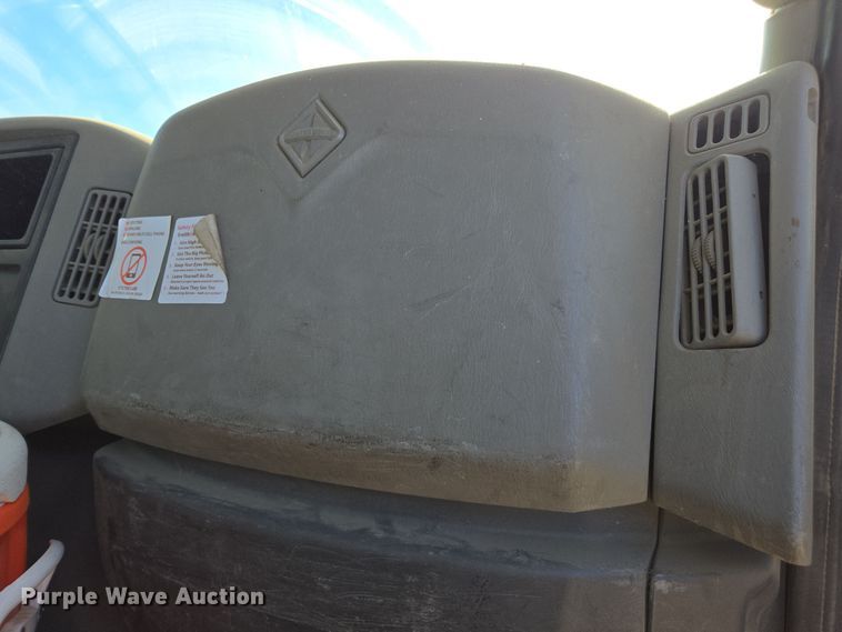 image for item EI4106 2010 International Durastar 4300 truck cab and chassis