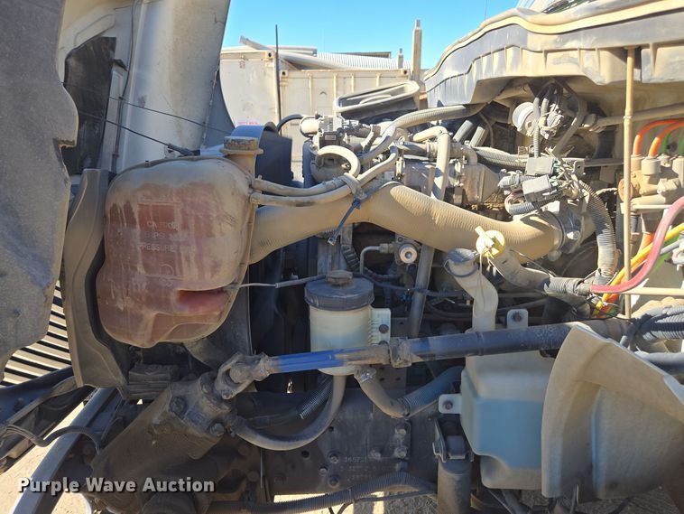 image for item EI4106 2010 International Durastar 4300 truck cab and chassis