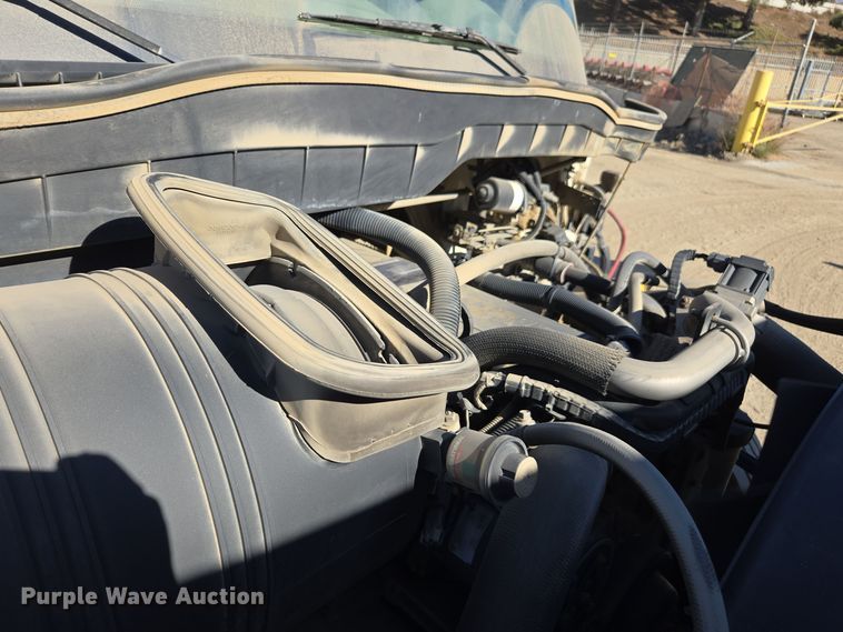 image for item EI4106 2010 International Durastar 4300 truck cab and chassis