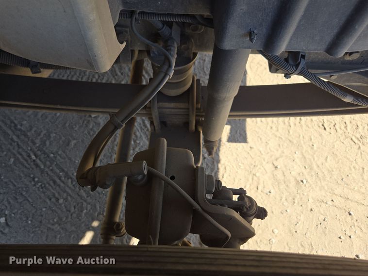 image for item EI4106 2010 International Durastar 4300 truck cab and chassis