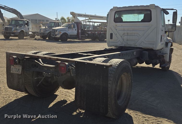 image for item EI4107 2010 International Durastar 4300 truck cab and chassis