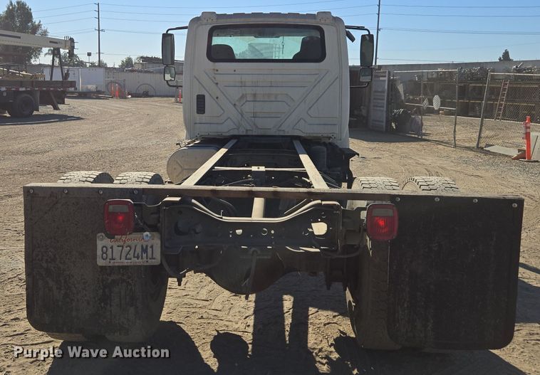 image for item EI4107 2010 International Durastar 4300 truck cab and chassis