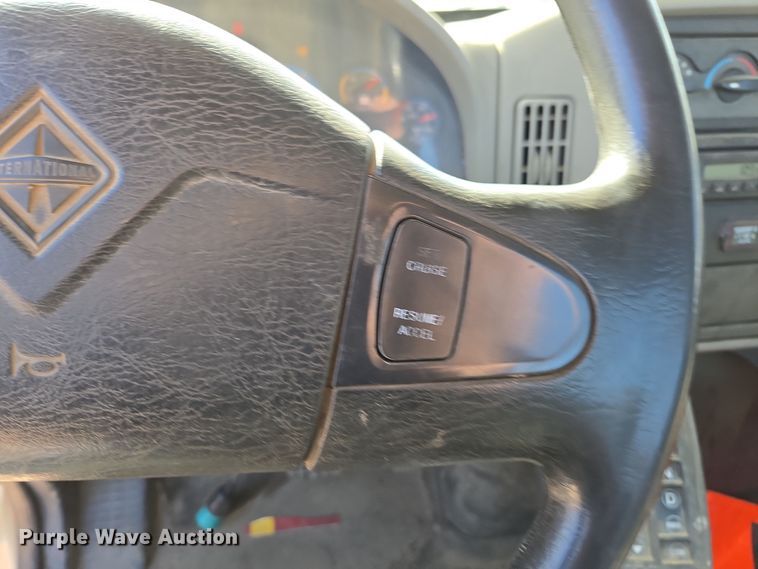 image for item EI4107 2010 International Durastar 4300 truck cab and chassis