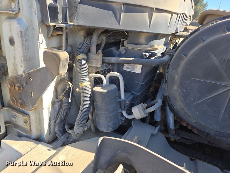 image for item EI4107 2010 International Durastar 4300 truck cab and chassis