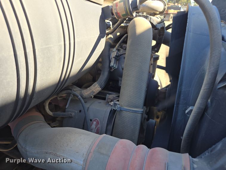 image for item EI4107 2010 International Durastar 4300 truck cab and chassis