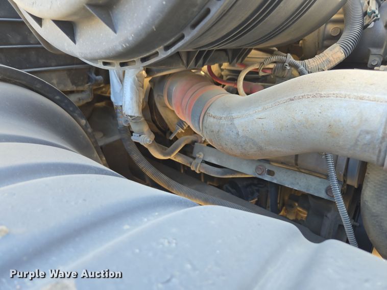 image for item EI4107 2010 International Durastar 4300 truck cab and chassis