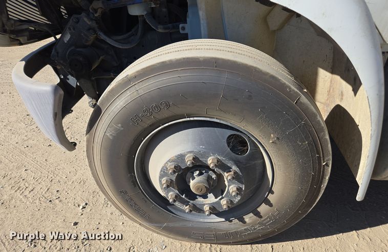 image for item EI4107 2010 International Durastar 4300 truck cab and chassis