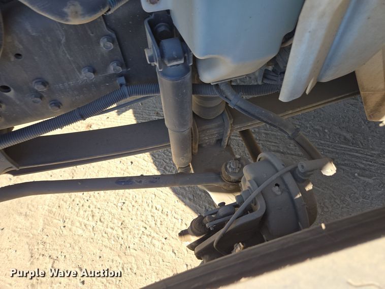 image for item EI4107 2010 International Durastar 4300 truck cab and chassis