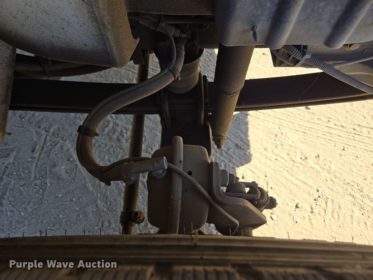 image for item EI4107 2010 International Durastar 4300 truck cab and chassis