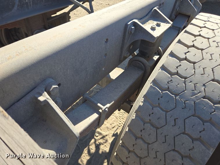 image for item EI4107 2010 International Durastar 4300 truck cab and chassis