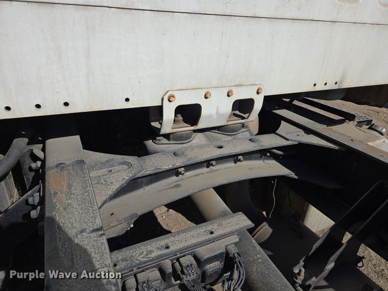 image for item EI4108 2008 Freightliner Business Class M2 truck cab and chassis