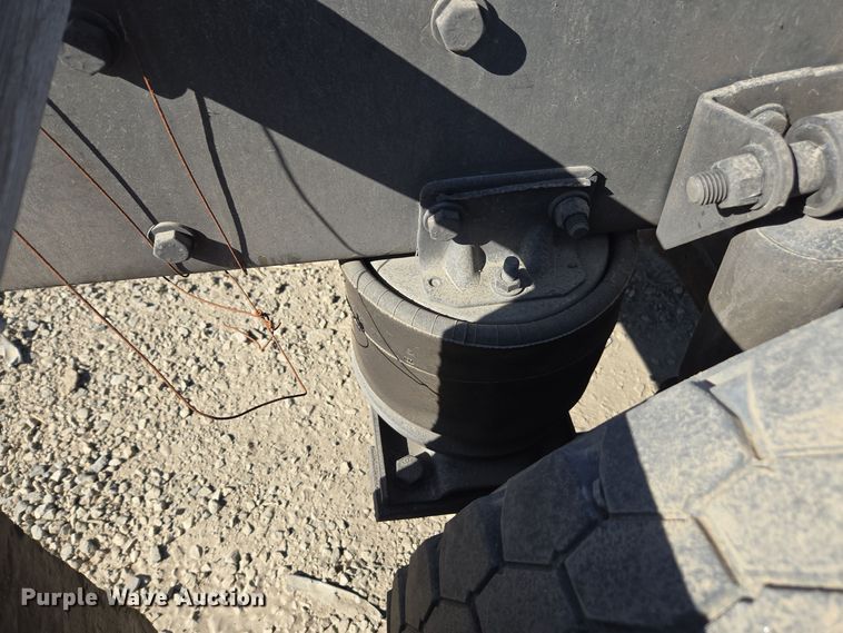 image for item EI4108 2008 Freightliner Business Class M2 truck cab and chassis