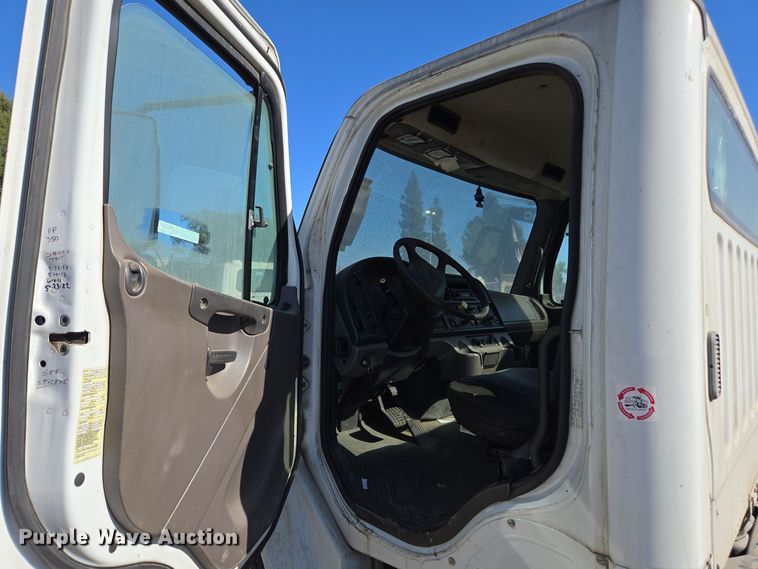 image for item EI4108 2008 Freightliner Business Class M2 truck cab and chassis